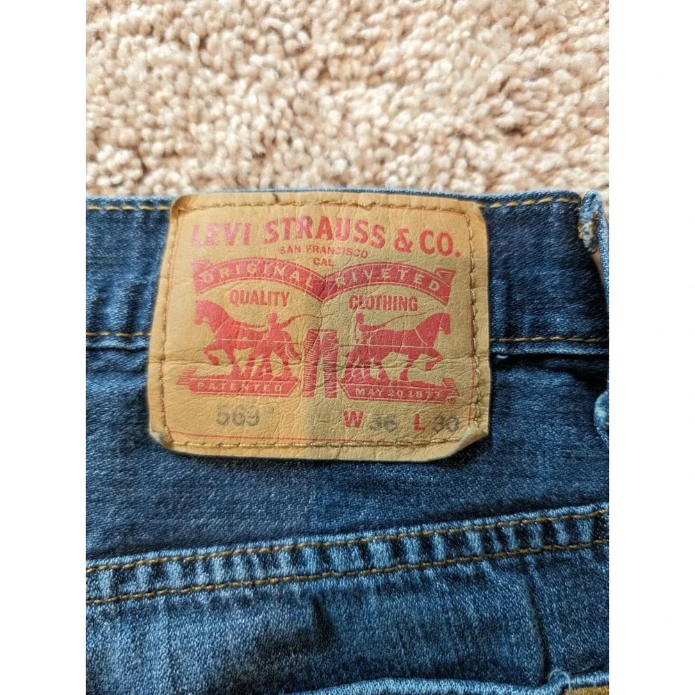 Levis two spots